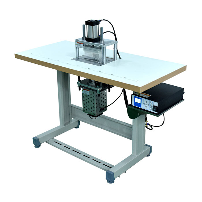Ultrasonic sealing machine1
